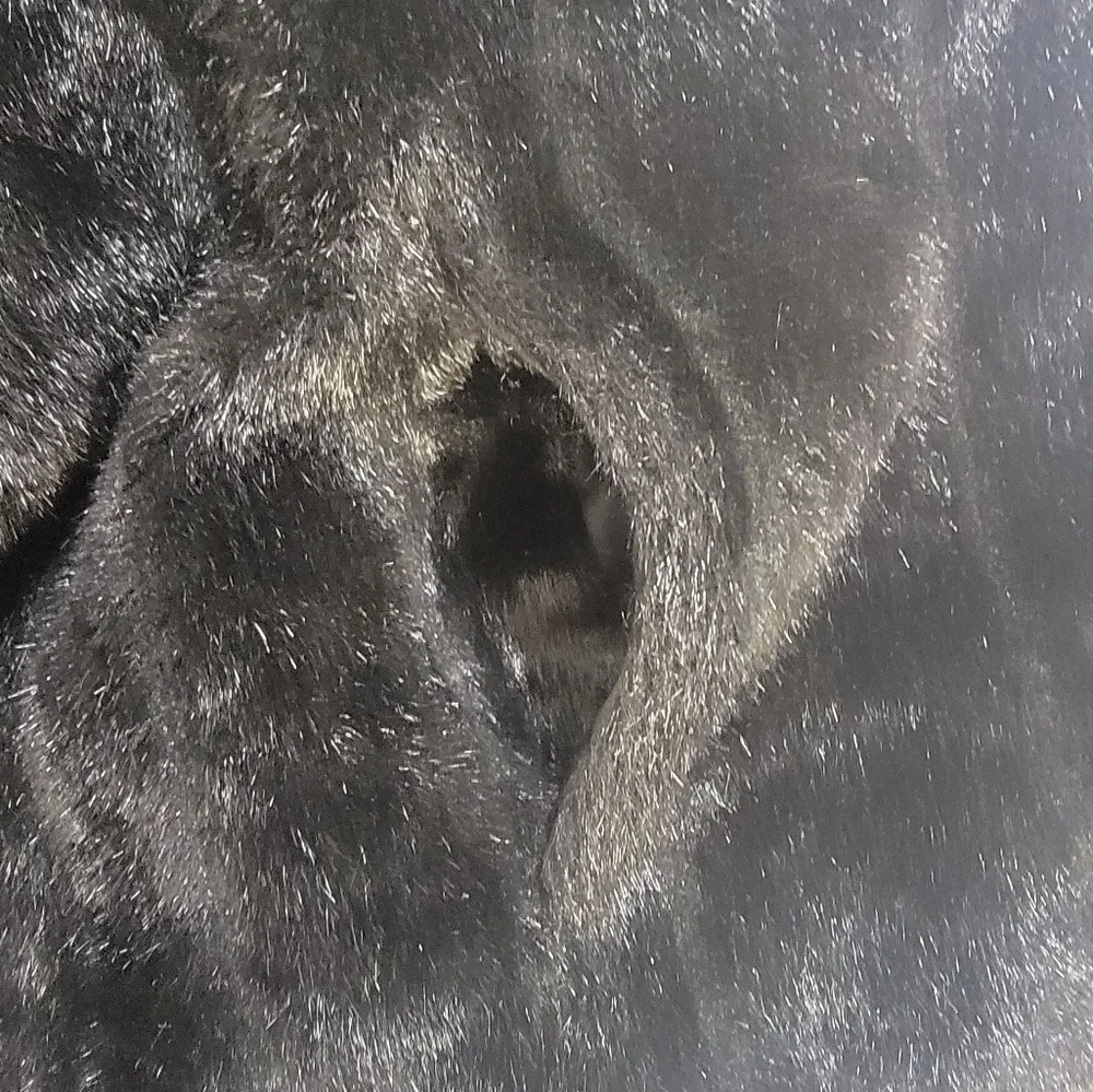 Reversible Black Faux Fur Vest Unbranded M/L Zipper closure slit pockets